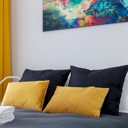 Yellow Sunset Studio Apartment Warsawa Bagian luar foto