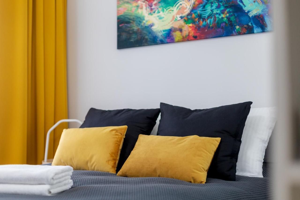 Yellow Sunset Studio Apartment Warsawa Bagian luar foto