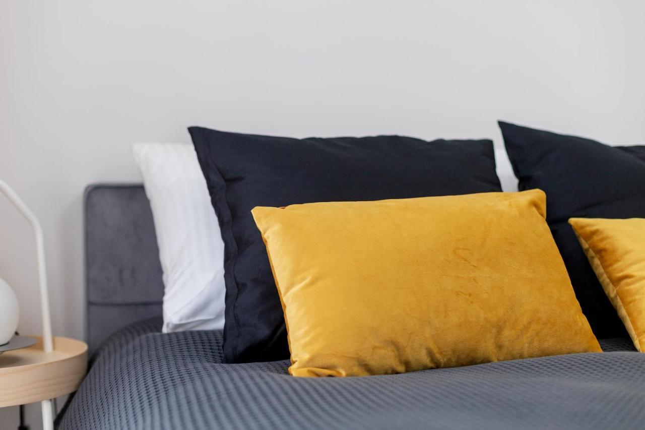 Yellow Sunset Studio Apartment Warsawa Bagian luar foto