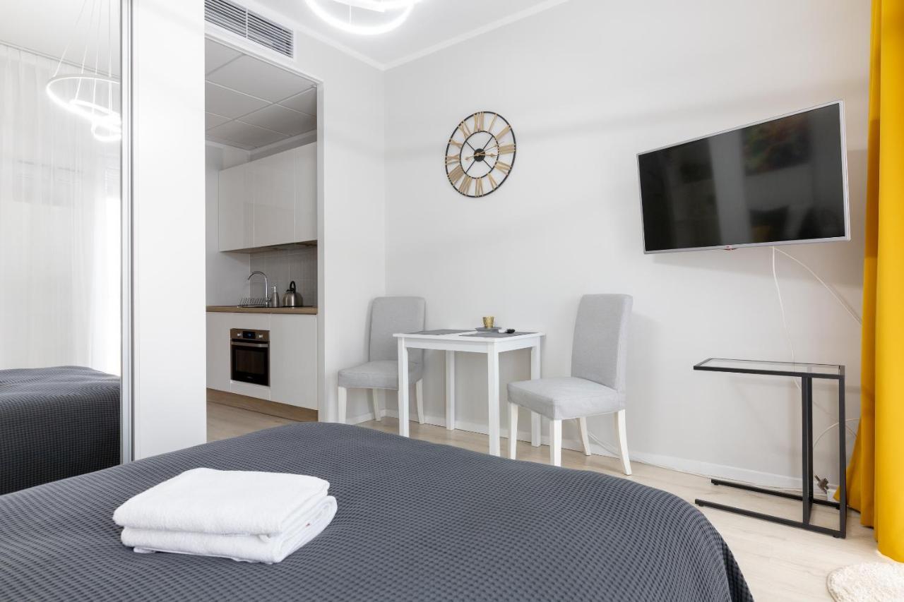 Yellow Sunset Studio Apartment Warsawa Bagian luar foto